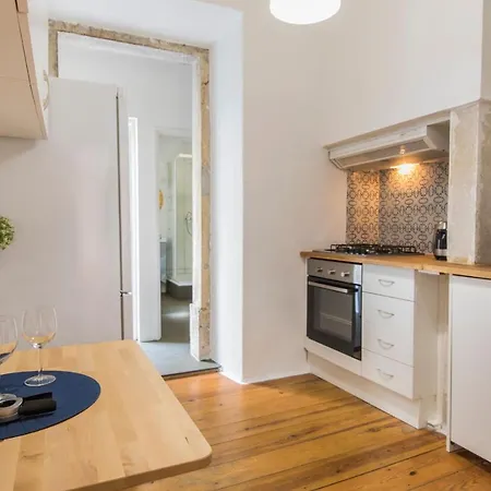 Lovelystay - Lx Spacious With Patio Appartement *