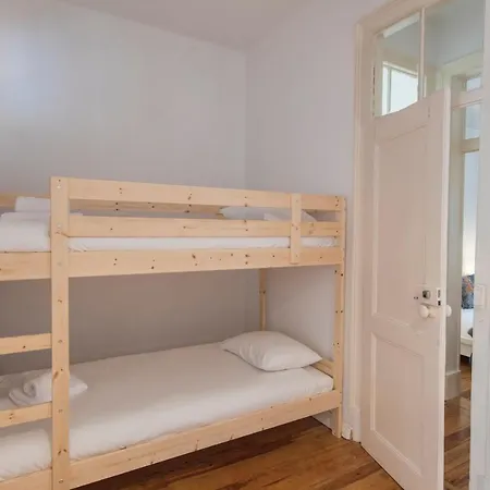 Lovelystay - Lx Spacious With Patio Lejlighed Lisboa