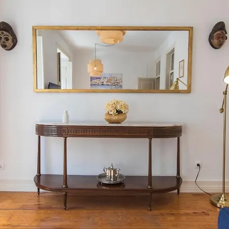 Lovelystay - Lx Spacious With Patio