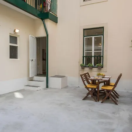 Lovelystay - Lx Spacious With Patio * Lisboa