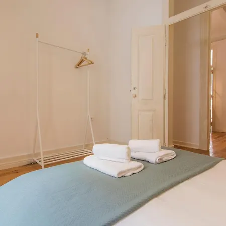 Lejlighed Lovelystay - Lx Spacious With Patio *