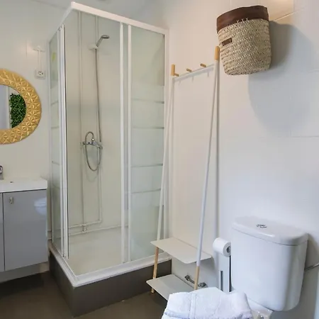 Appartement Lovelystay - Lx Spacious With Patio *